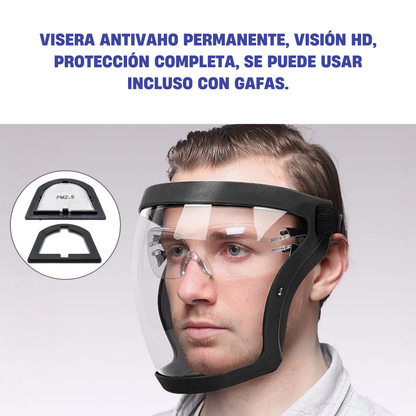 La visera protege el rostro del polvo fino y de la niebla.